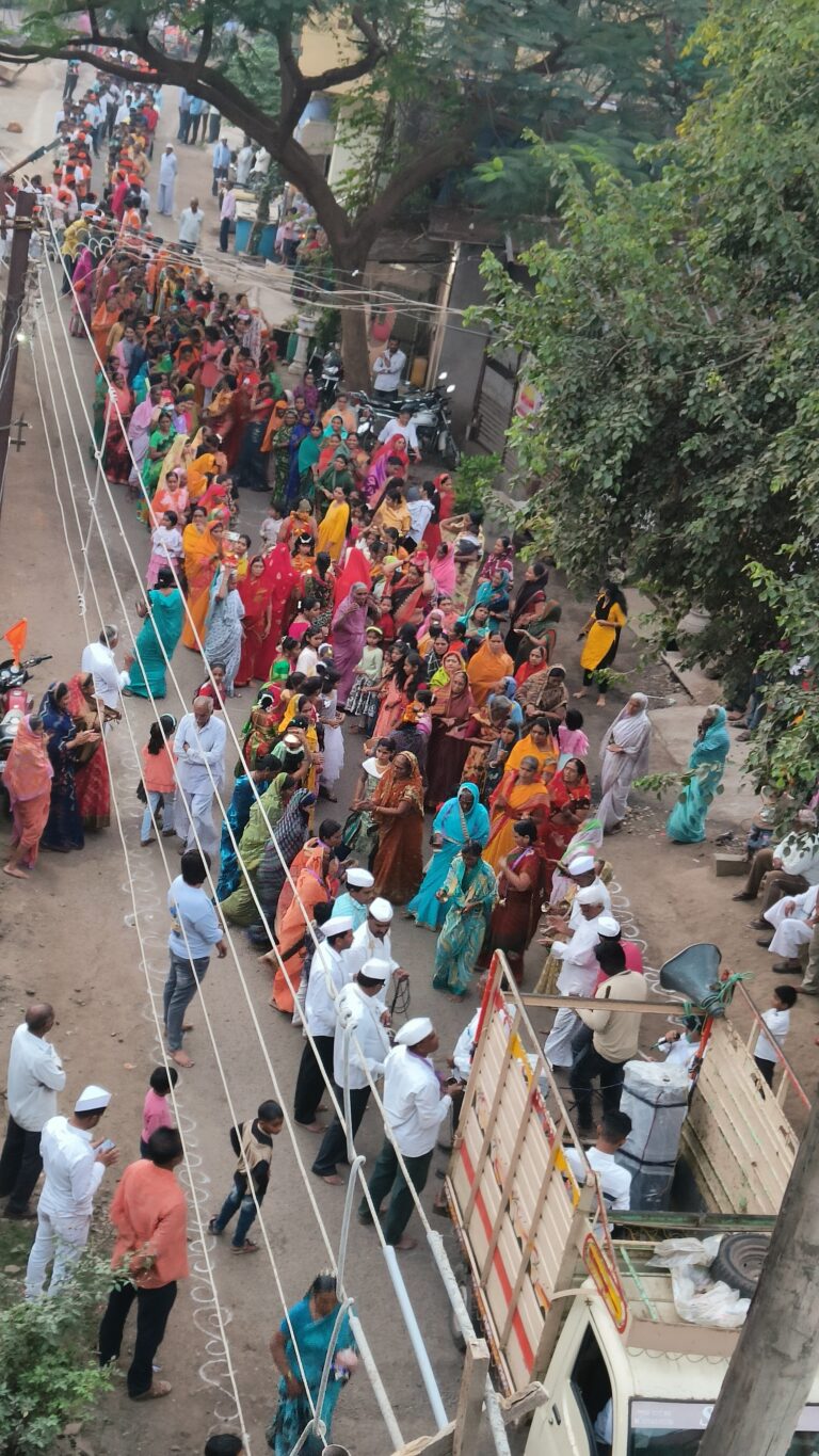 कोचुरात श्रीराम कलश यात्रेत सजीव देखाव्याने वेधले लक्ष
