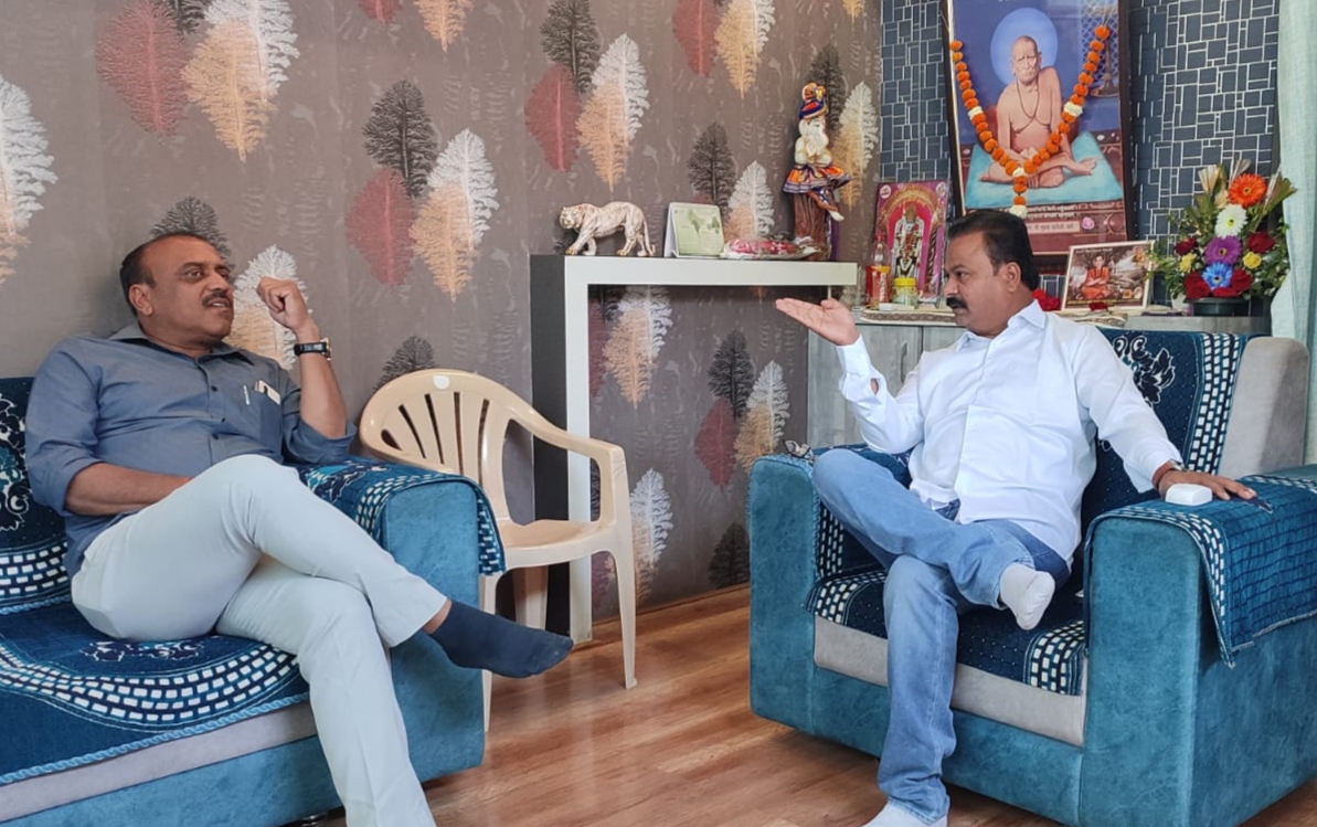 43 गावात चालली नंदकिशोर महाजन यांची जादू